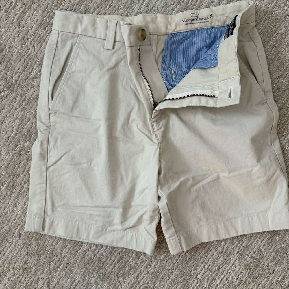 Boy’s Vineyard Vines Stone color khaki shorts